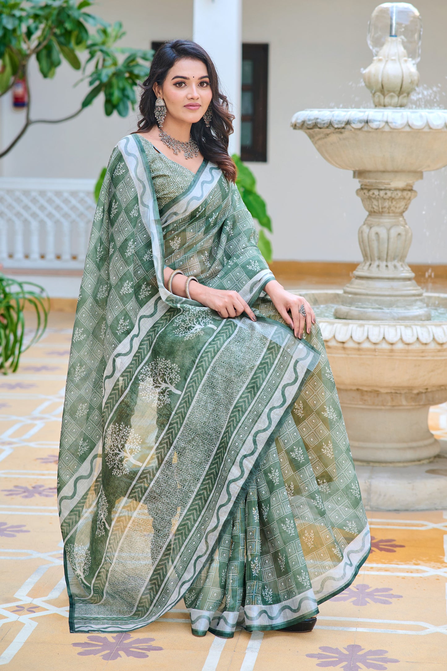 Stylish Green Color Pure Cotton Lilen With Digital Printed Designer Saree