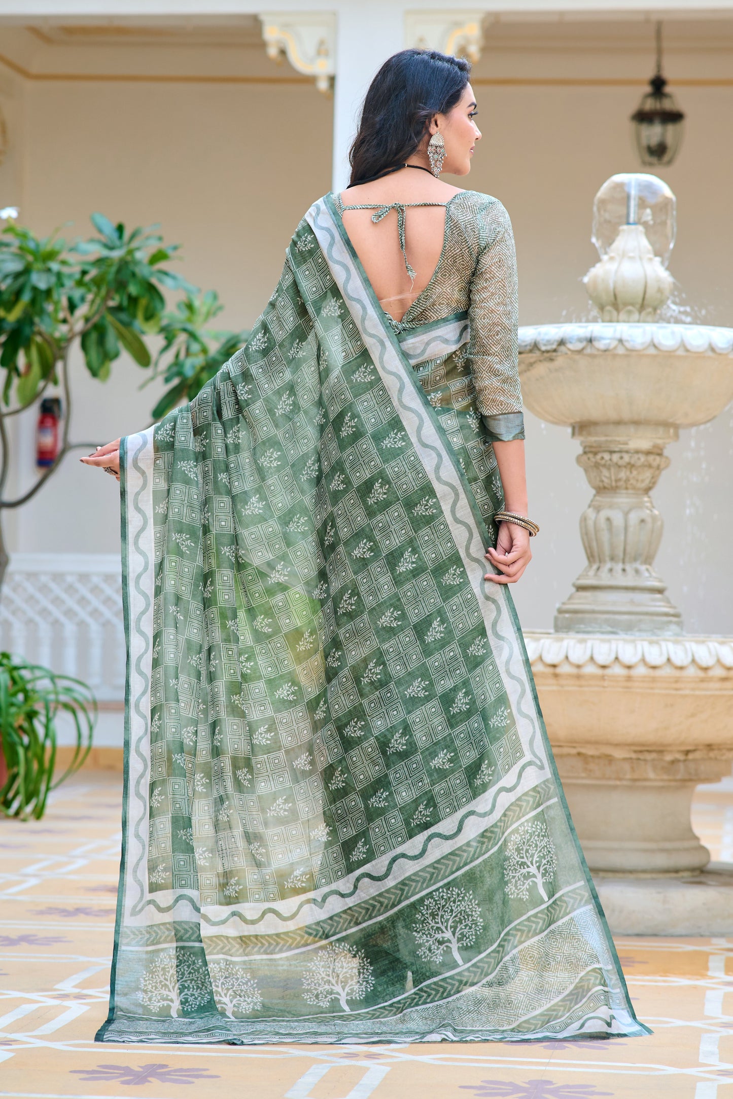 Stylish Green Color Pure Cotton Lilen With Digital Printed Designer Saree