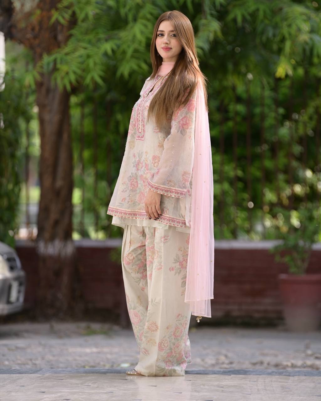 Daisy Off White Color Pure Chiffon Georgette Digital Print With Embroidery Work Palazzo Suit