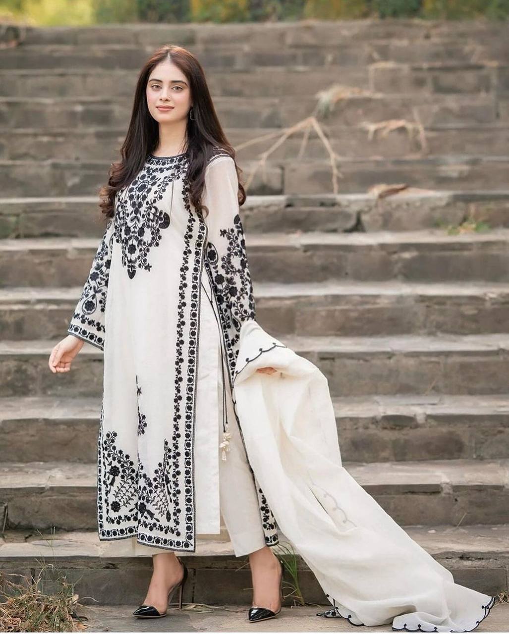 Marvelous White Color Thread Work Salwar Suit