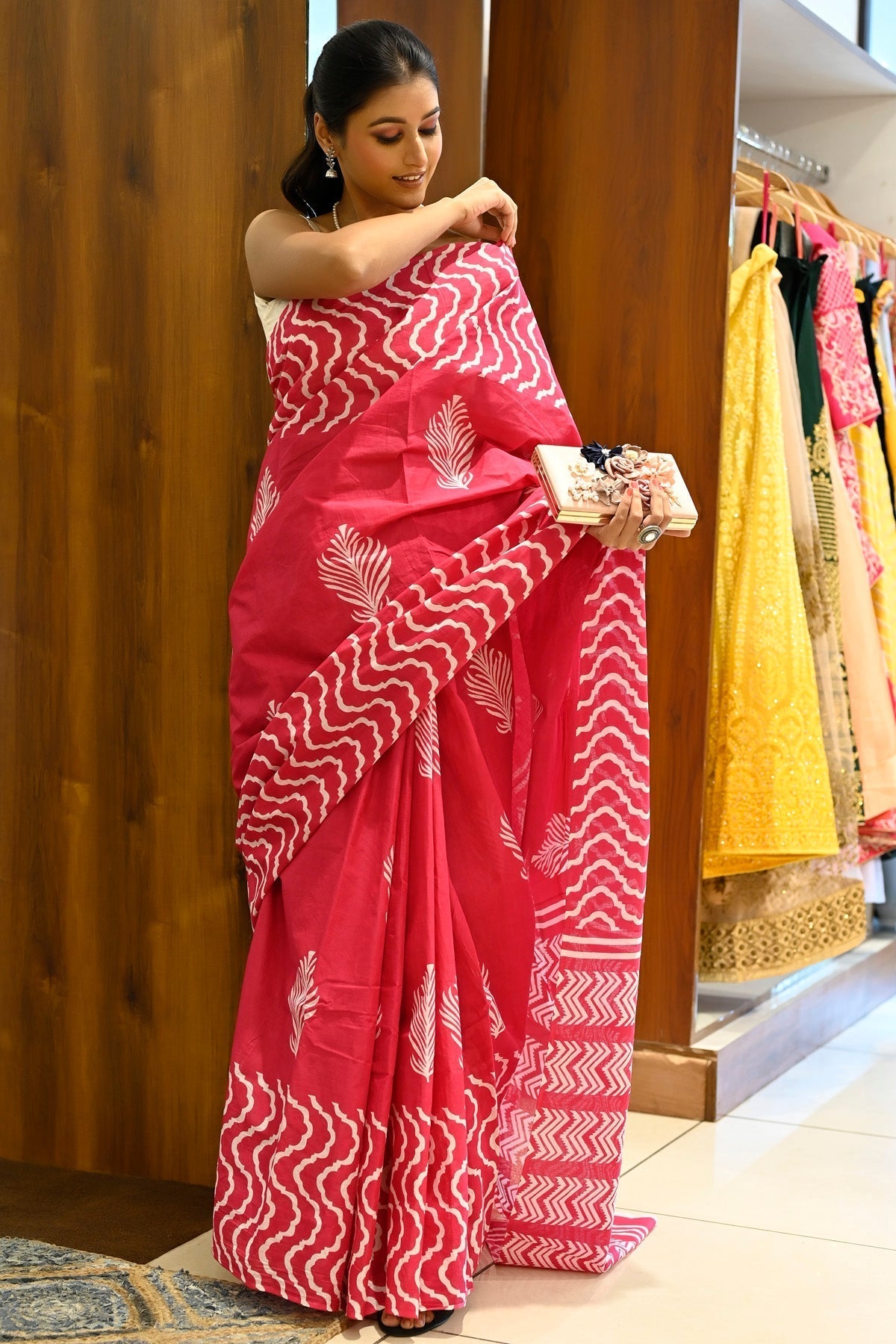 Pretty Red Color Pure Cotton Lilen With Digital Printed Designer Saree