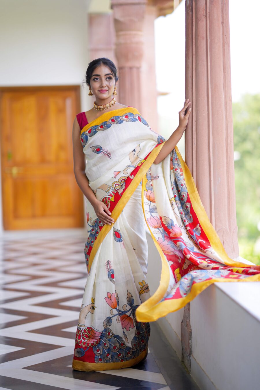 Stunning White Color Color Pure Cotton Lilen With Digital Printed Designer Saree