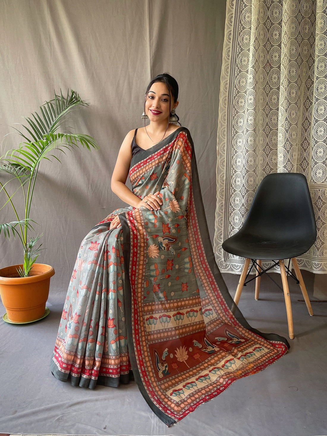 Demanding Grey Color Color Pure Cotton Lilen With Digital Printed Designer Saree