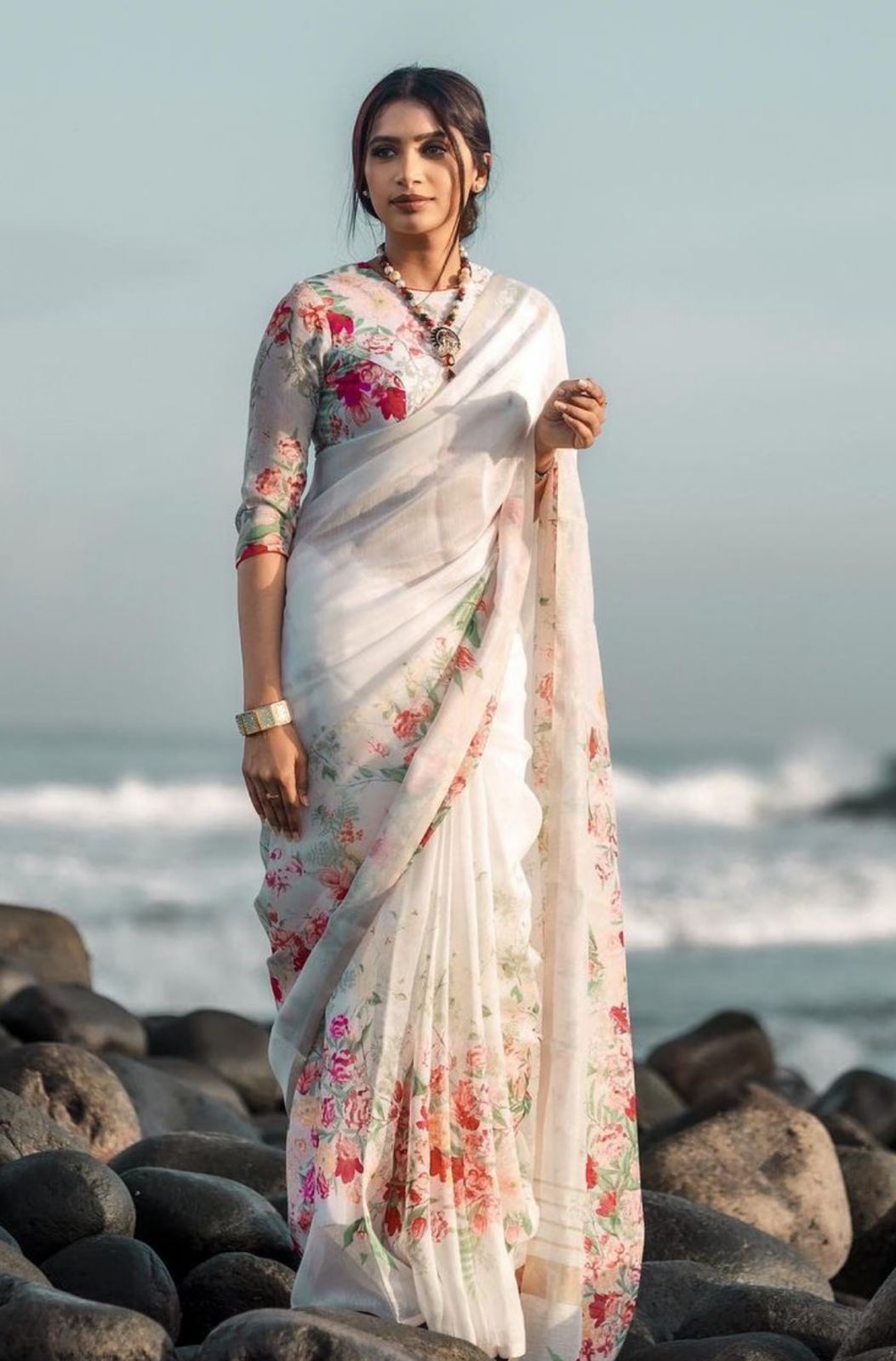 Graceful Off White Color Color Pure Cotton Lilen With Digital Printed Designer Saree