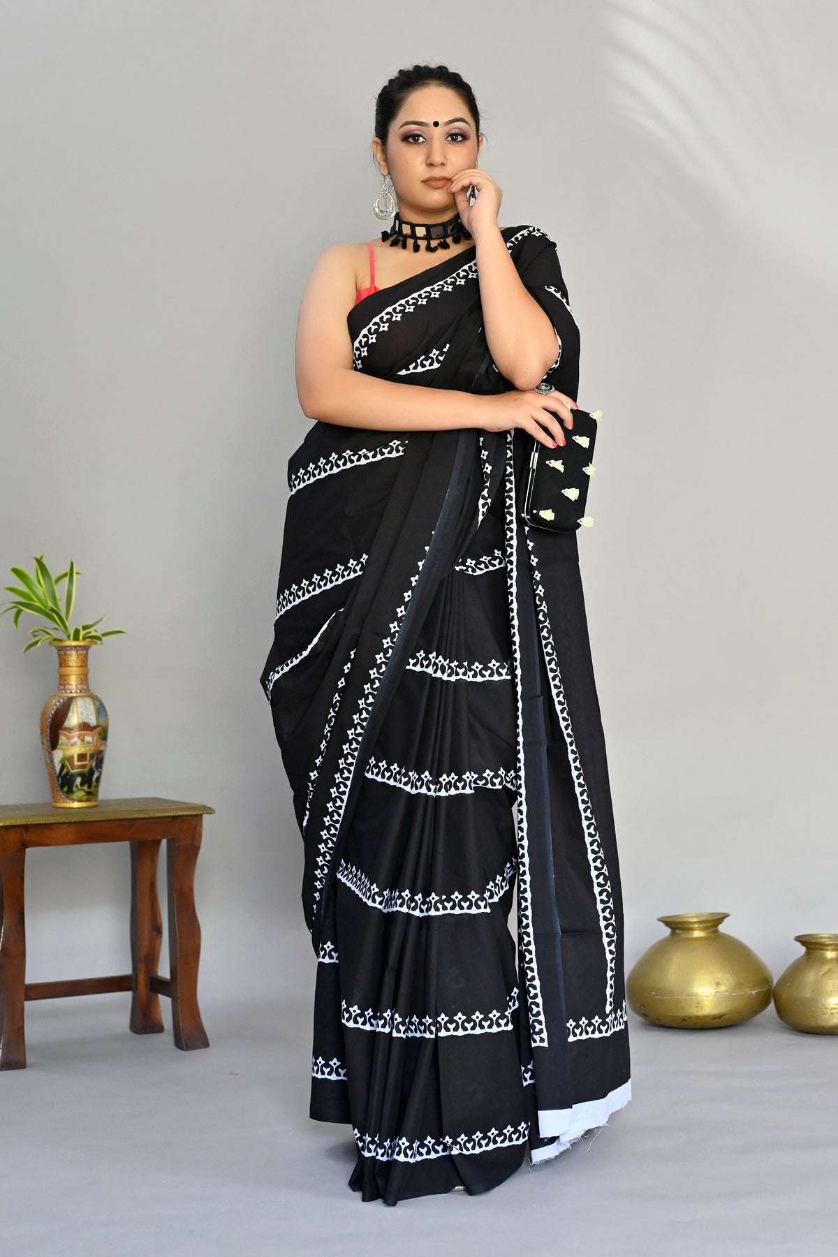 Elegant Black Color Color Pure Cotton Lilen With Digital Printed Designer Saree