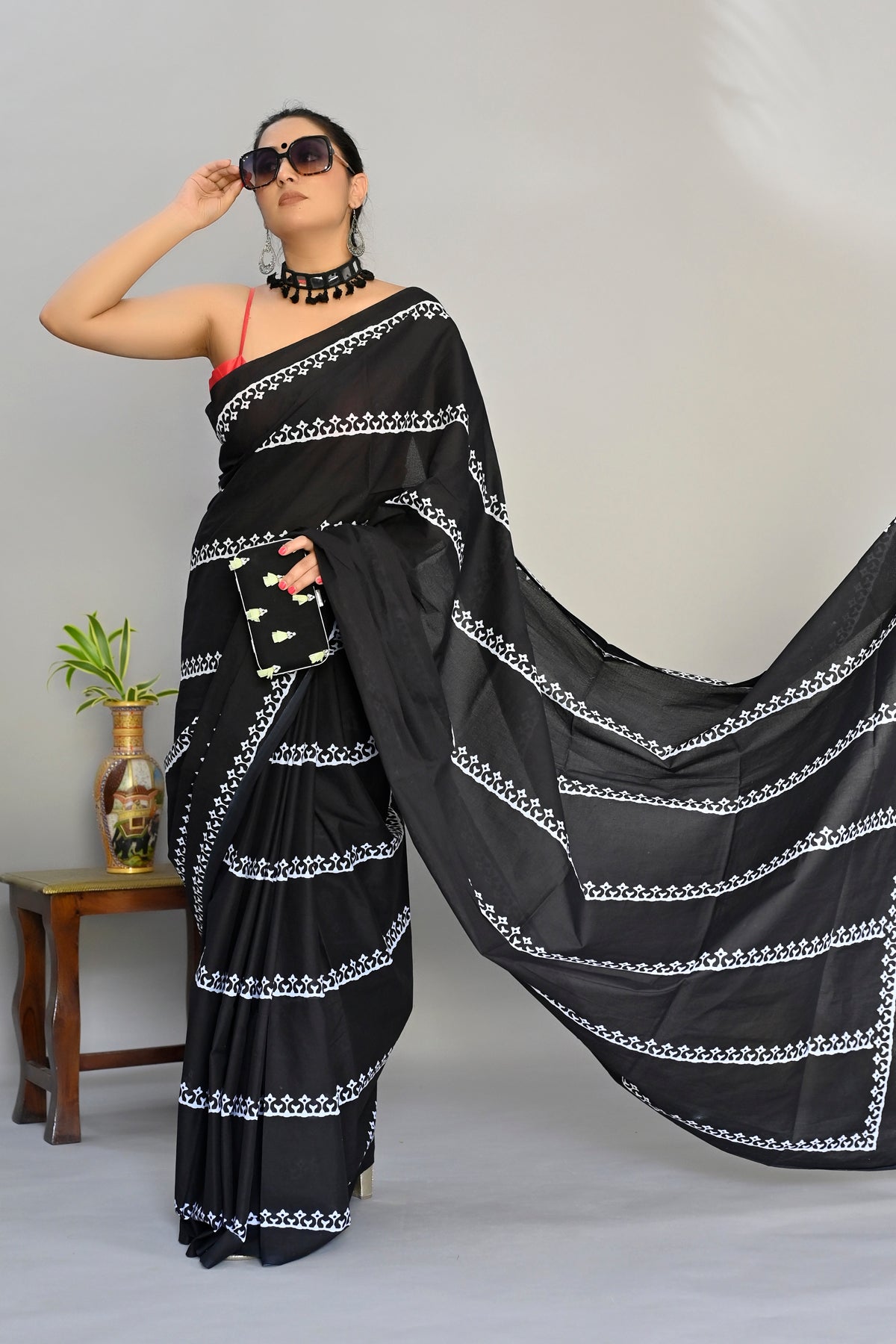 Elegant Black Color Color Pure Cotton Lilen With Digital Printed Designer Saree