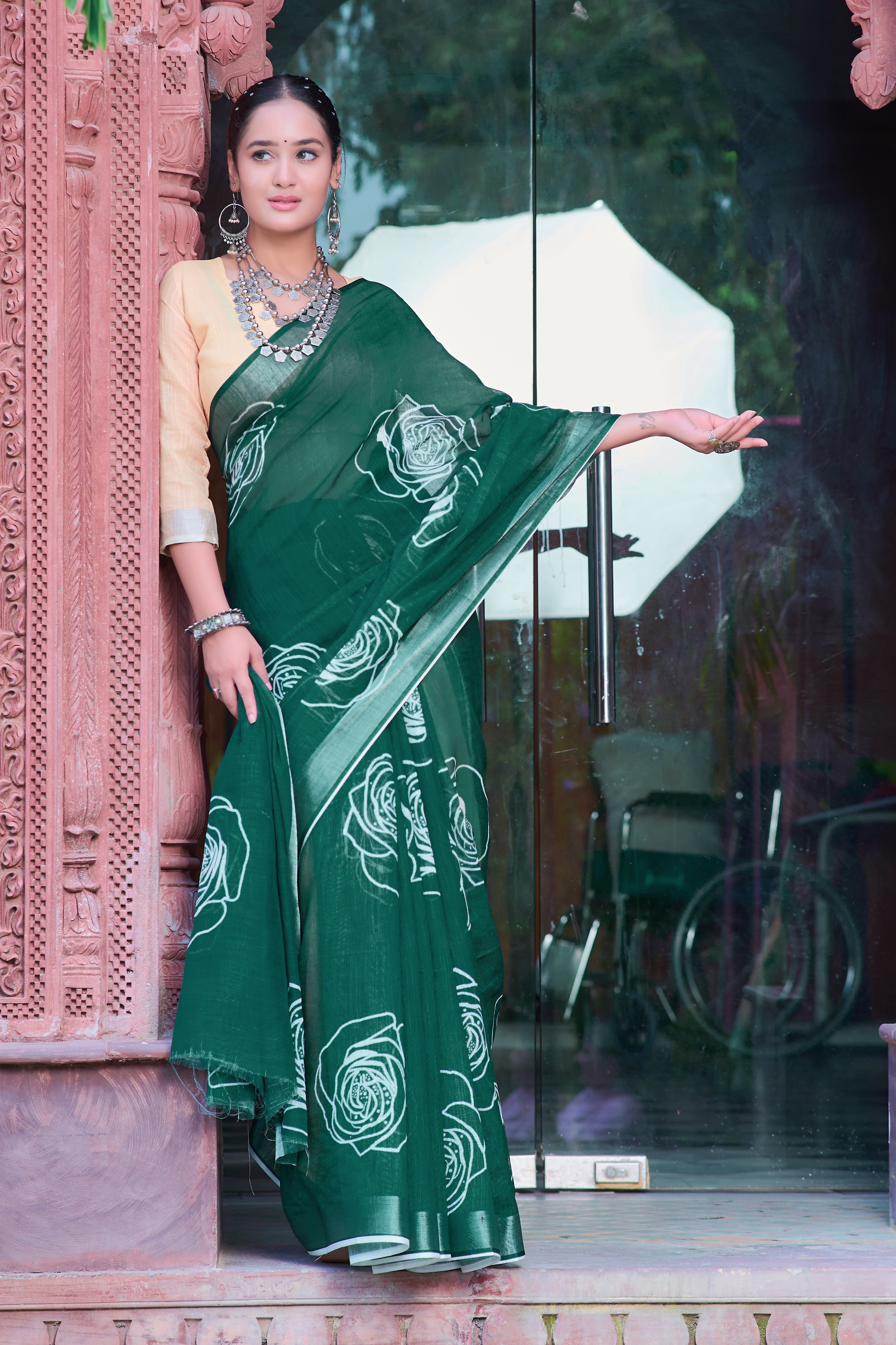 Superhit Green Color Color Pure Cotton Lilen With Digital Printed Designer Saree