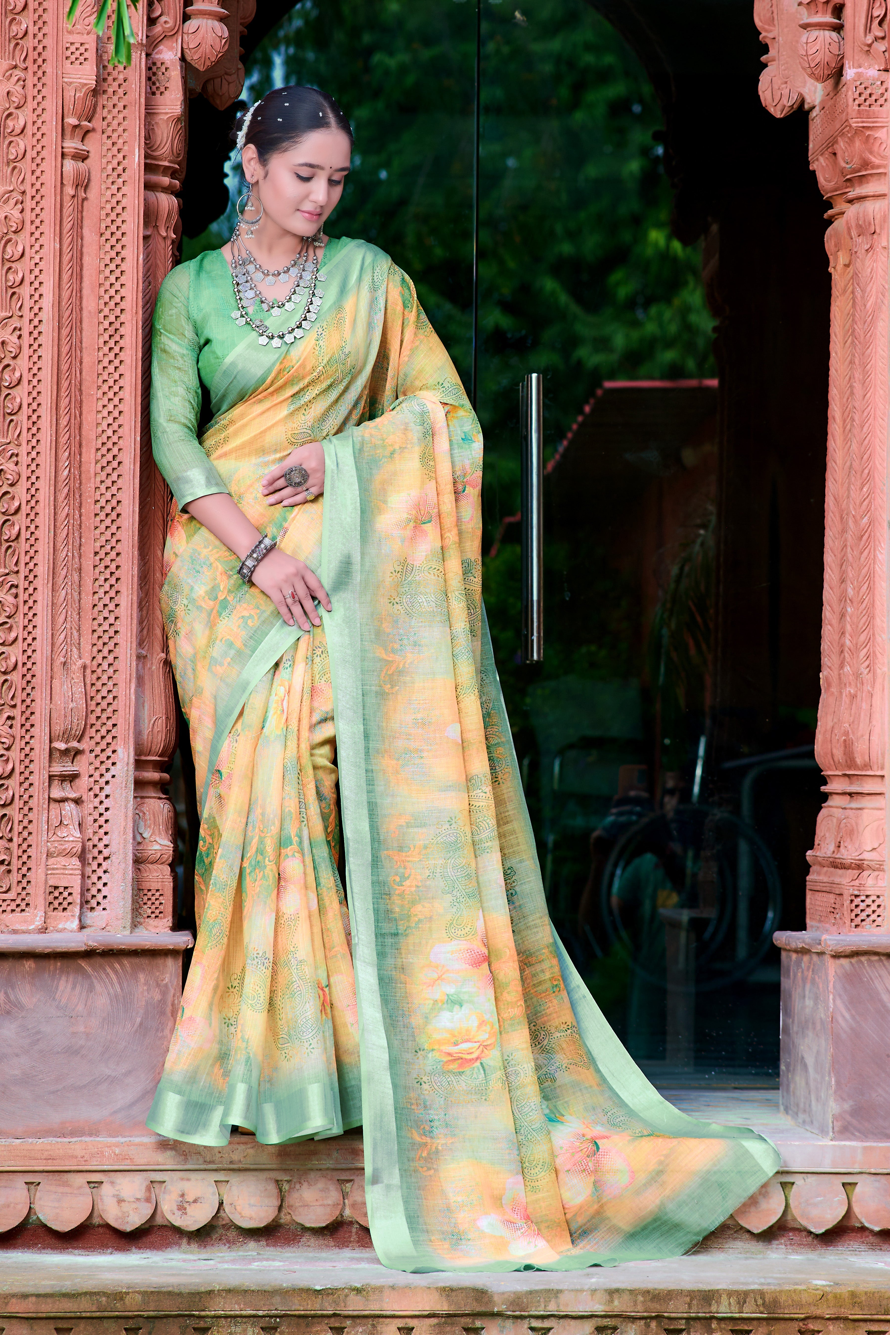 Preferable Yellow Color Color Pure Cotton Lilen With Digital Printed Designer Saree