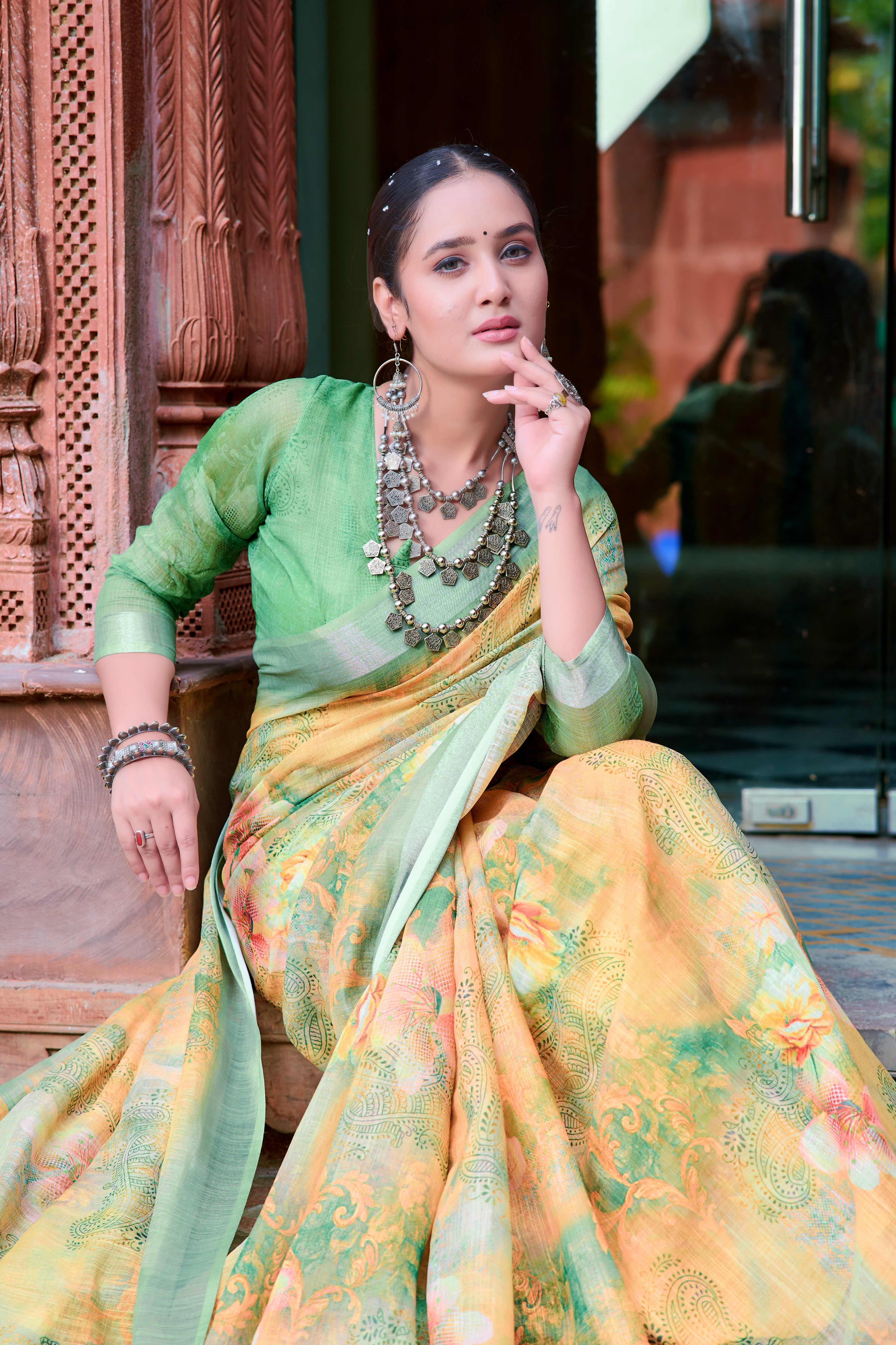 Preferable Yellow Color Color Pure Cotton Lilen With Digital Printed Designer Saree