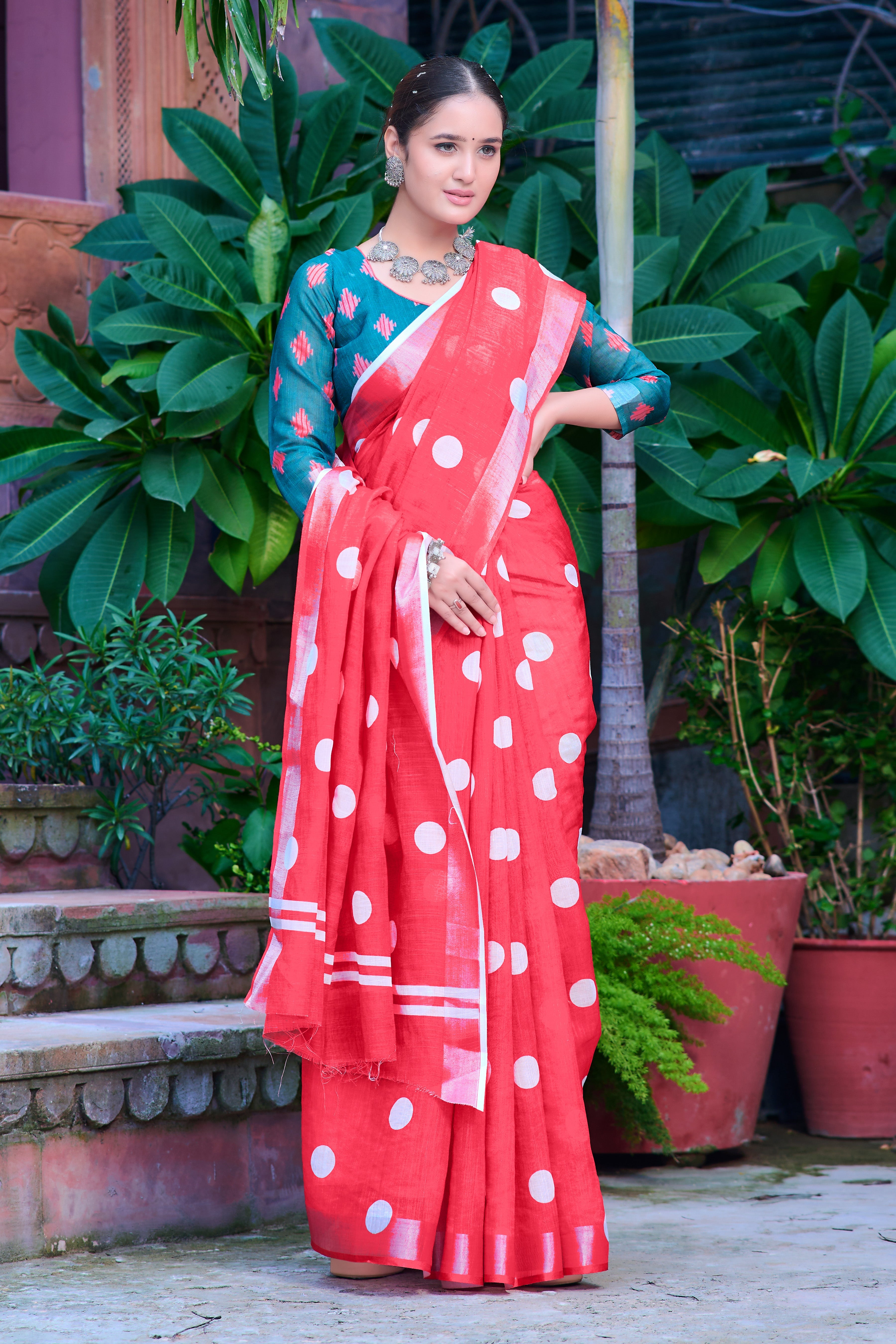 Wonderful Red Color Color Pure Cotton Lilen With Digital Printed Designer Saree