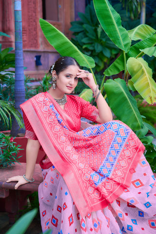 Glossy Baby Pink Color Color Pure Cotton Lilen With Digital Printed Designer Saree