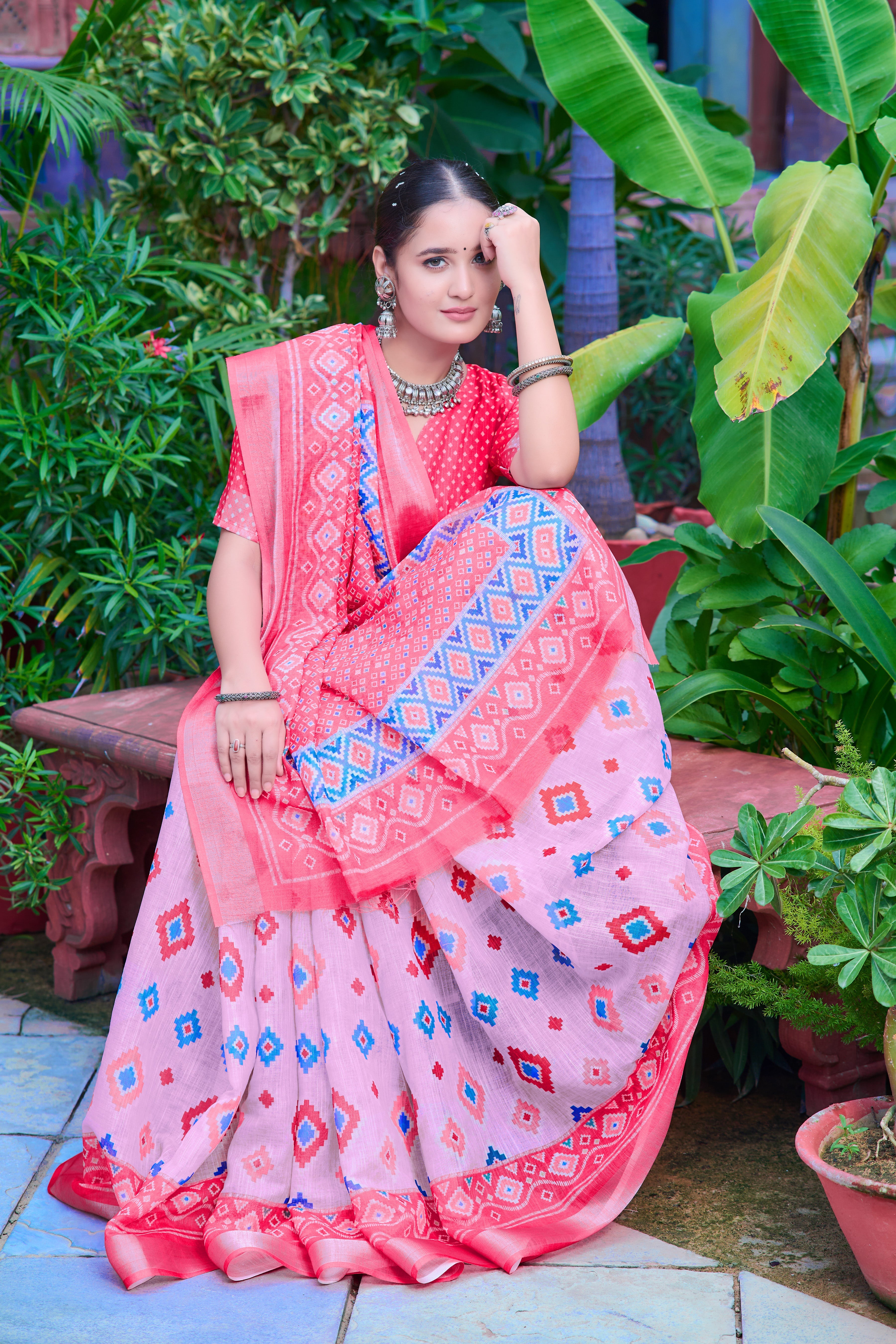 Glossy Baby Pink Color Color Pure Cotton Lilen With Digital Printed Designer Saree