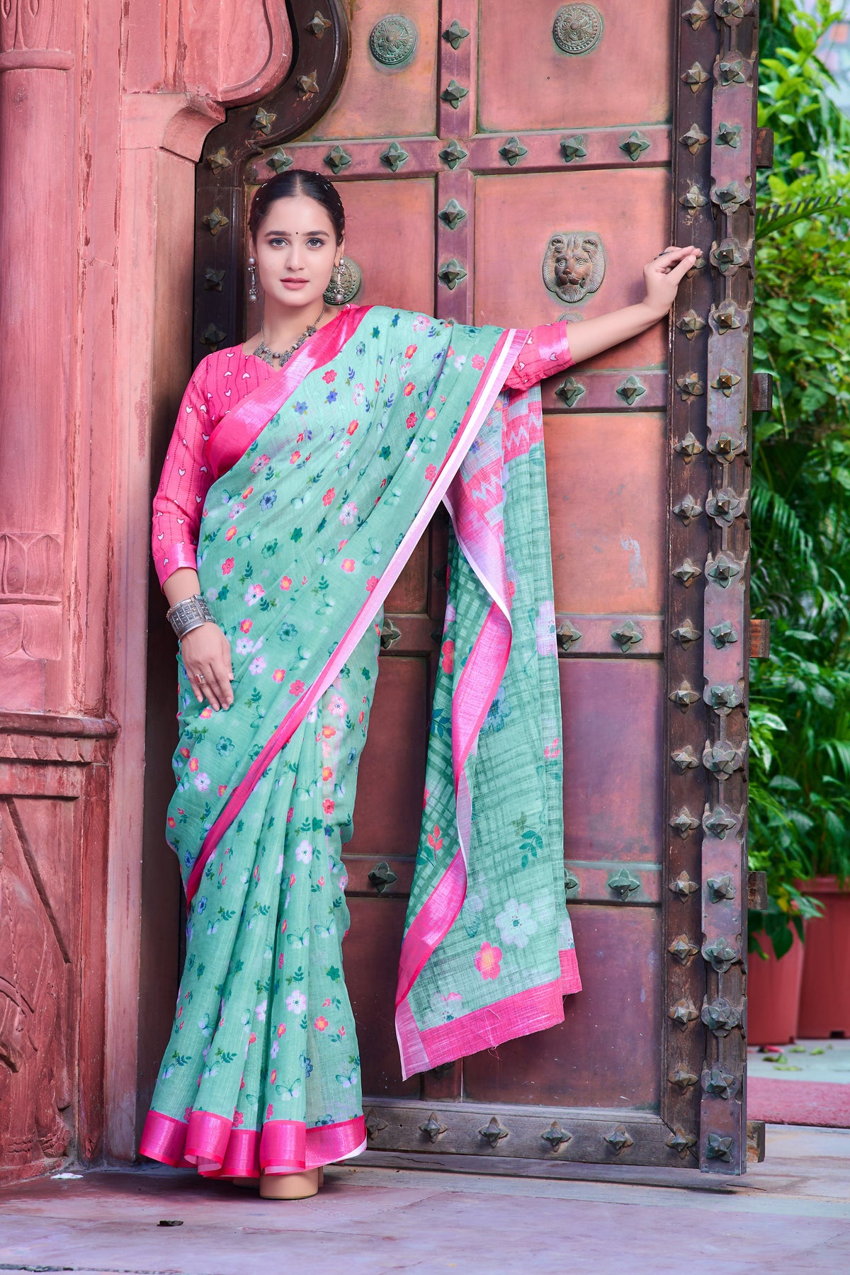 Elegant Parrot Green Color Color Pure Cotton Lilen With Digital Printed Designer Saree