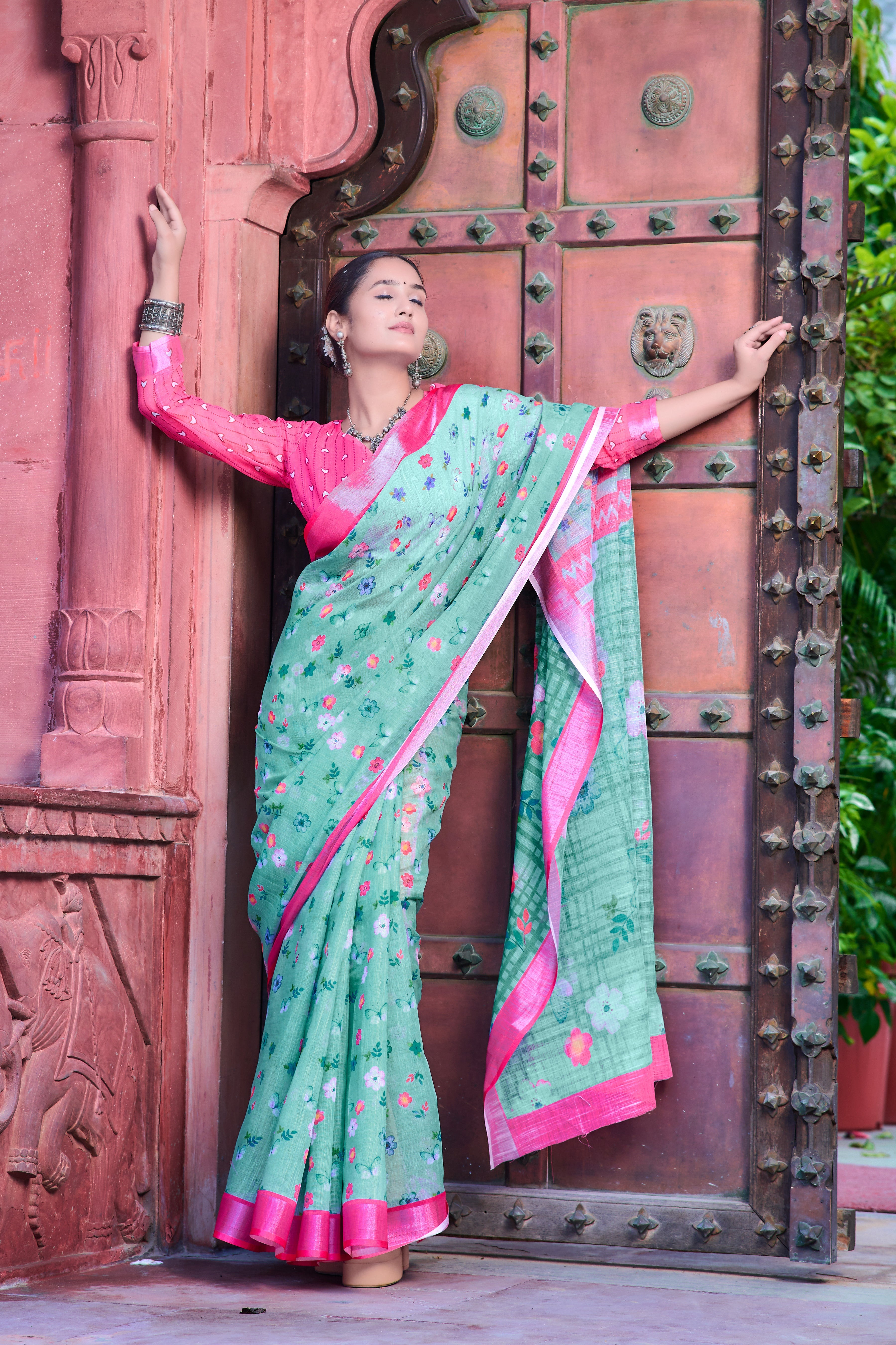 Elegant Parrot Green Color Color Pure Cotton Lilen With Digital Printed Designer Saree