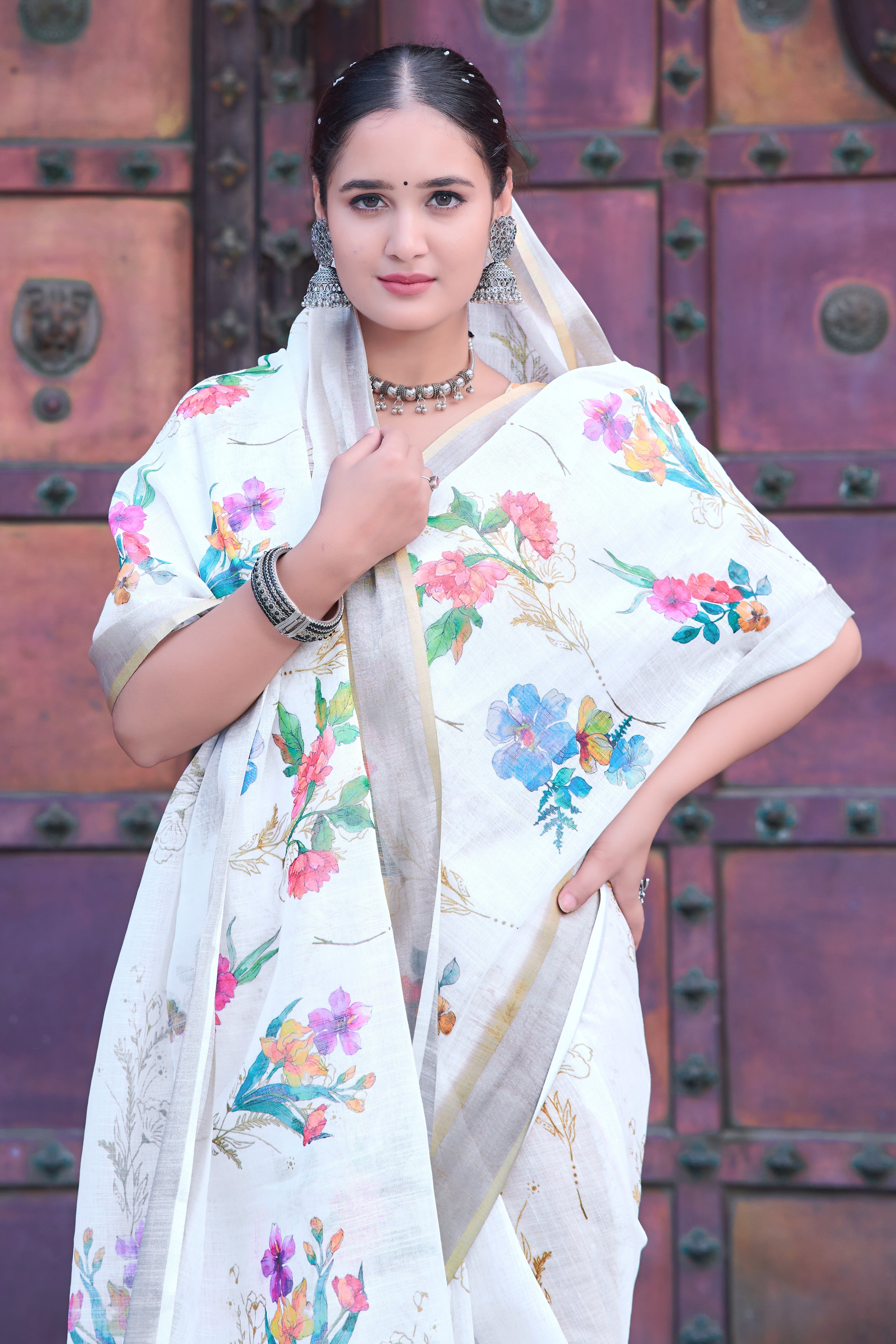 Imposing Off White Color Color Pure Cotton Lilen With Digital Printed Designer Saree