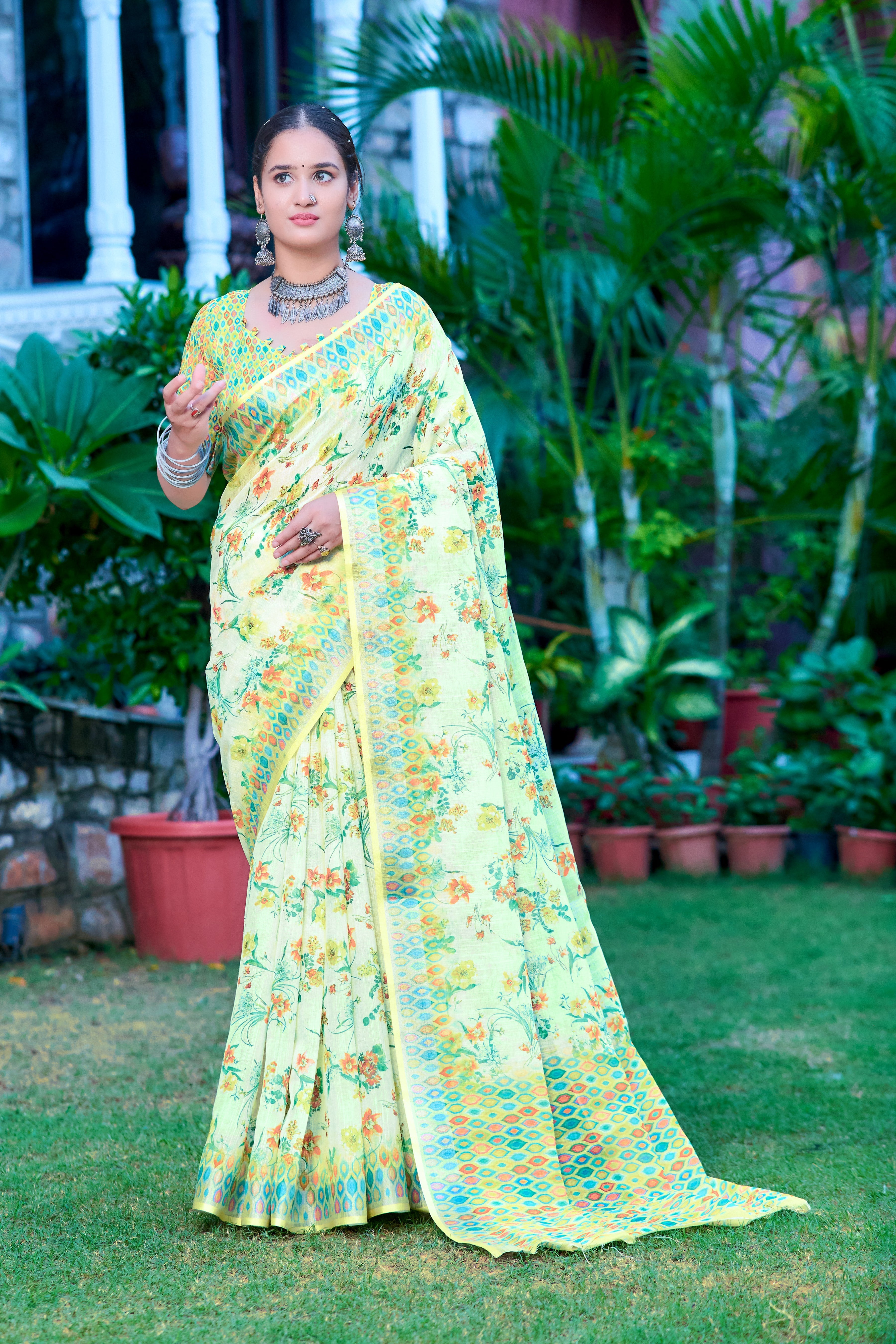 Glimmering Green Color Color Pure Cotton Lilen With Digital Printed Designer Saree