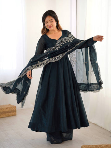 Fashionable Party Wear Look Dark Green Color Heavy Fandy Silk Gown