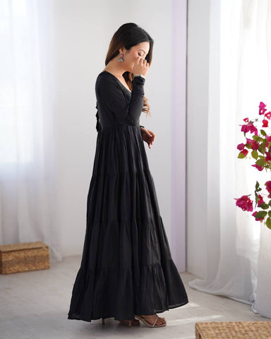 Imposing Black Color Pure Roman Silk Chanderi Fabric Fully Flair Anarkali Gown