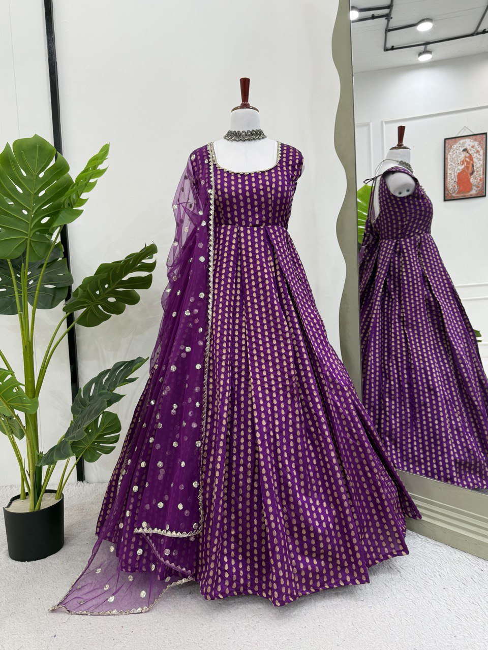 Fancy Purple Color Jacquard Silk Weaving With Lace Broder Beautiful Gown
