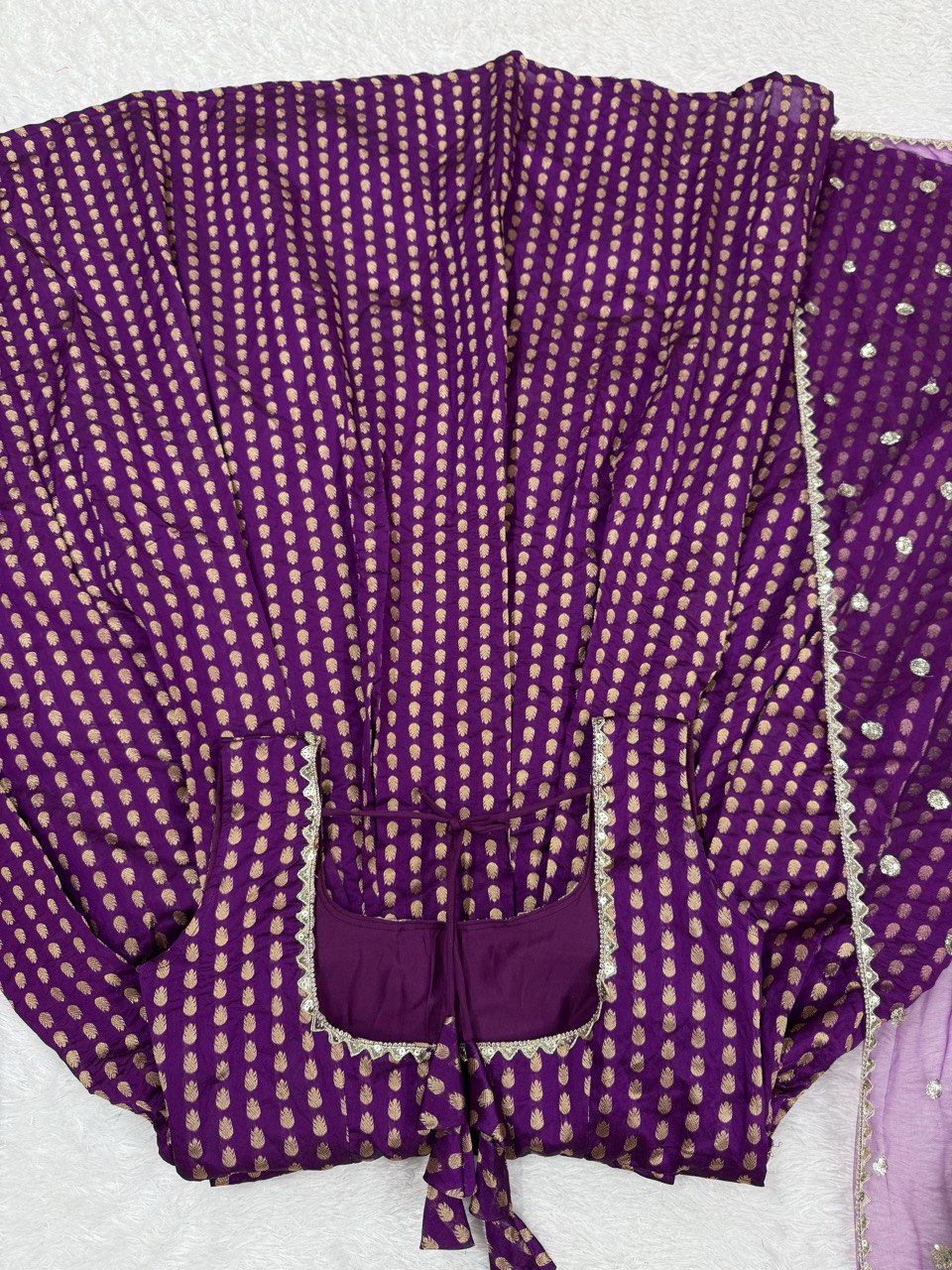 Fancy Purple Color Jacquard Silk Weaving With Lace Broder Beautiful Gown