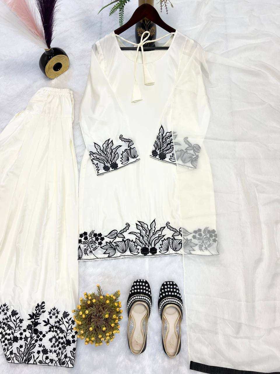 Festive Wear White Color Heavy Natural Crep Silk Fancy Less Border Work Salwar Suit