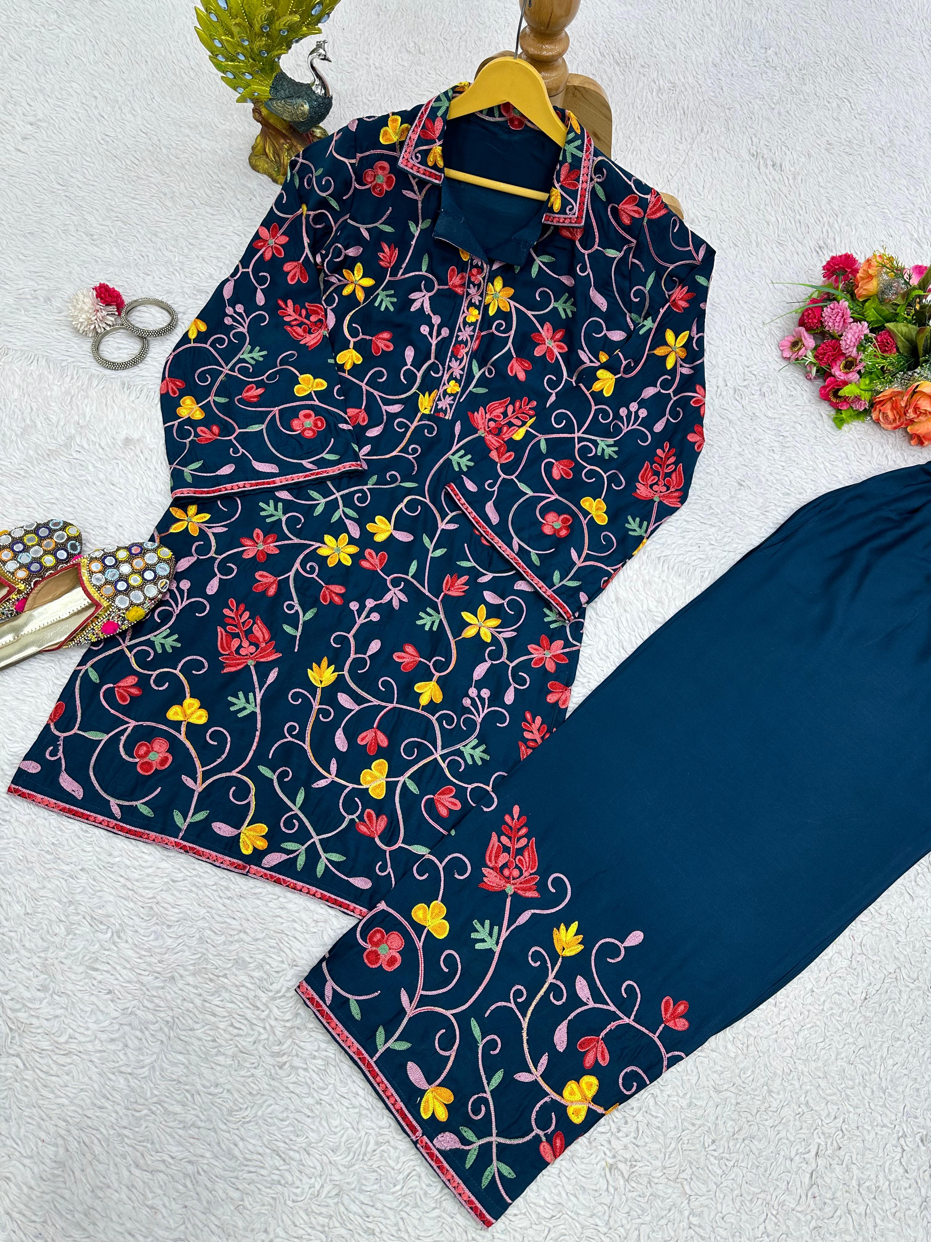 Fabulous Navy Blue Color Thread Chain Work Kurti With Pant