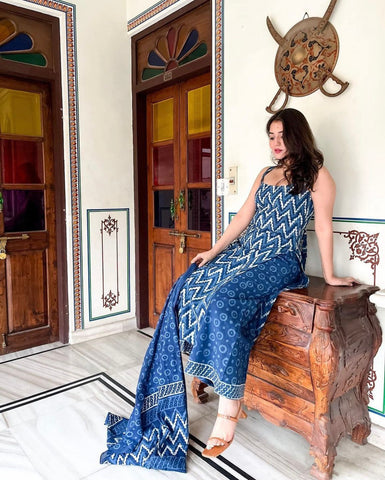 Casual Wear Blue Color Zig Zac Design Pure Soft Cotton Printed Kurti With Palazzo