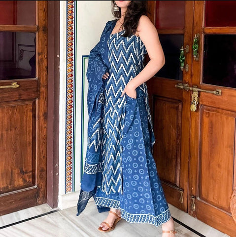Casual Wear Blue Color Zig Zac Design Pure Soft Cotton Printed Kurti With Palazzo