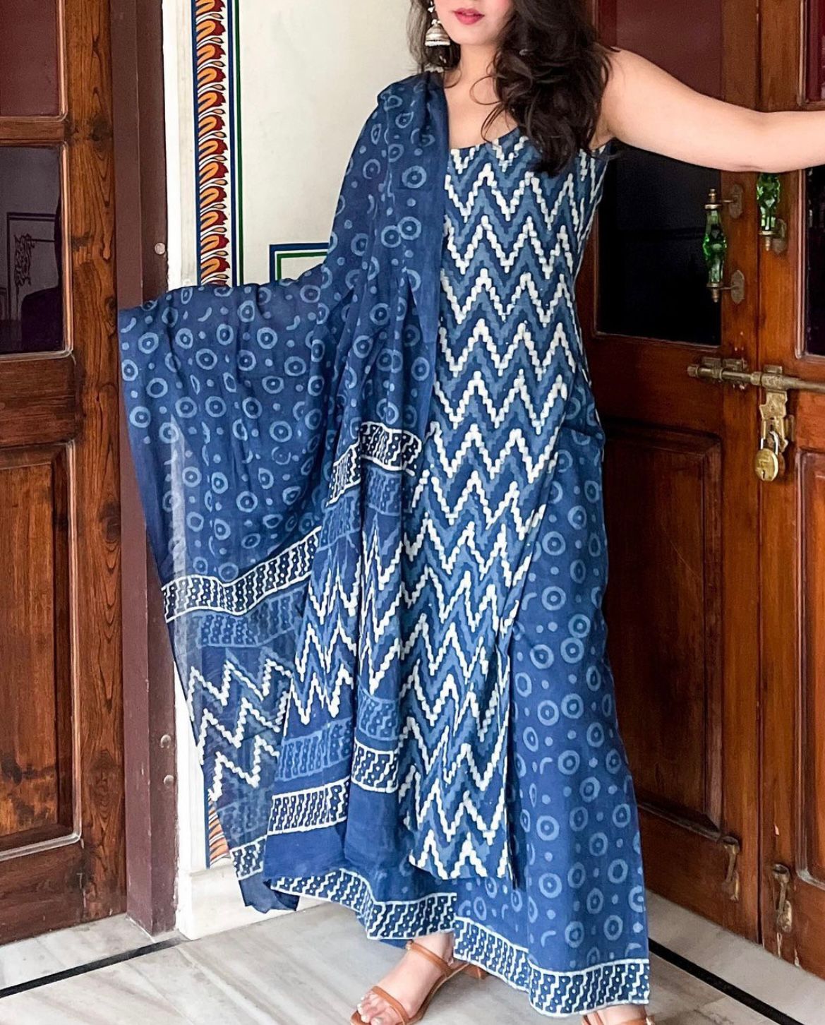 Casual Wear Blue Color Zig Zac Design Pure Soft Cotton Printed Kurti With Palazzo
