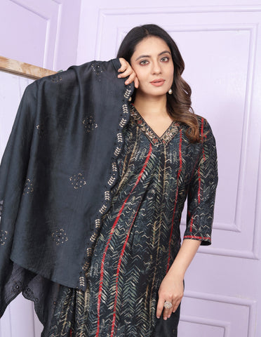 Beautiful Pattern Black Color Kurti Set
